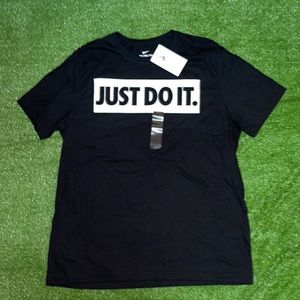 Nike Men’s Tee🆕